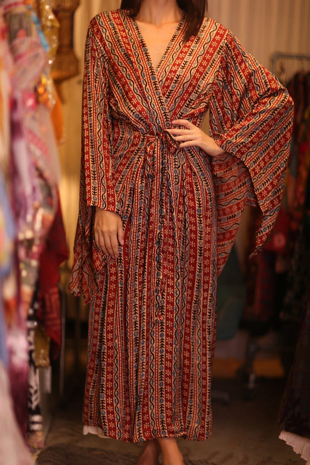 SILK WING KIMONO PINA DORIS - sustainably made MOMO NEW YORK sustainable clothing, kimono slow fashion