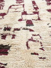 Prestigious Azilal rug size 8.85 ft x 4.79 ft, berber, Moroccan, beni ourain, Azilal, boujaad, beni mguild, kilim, handira - sustainably made MOMO NEW YORK sustainable clothing, rug slow fashion